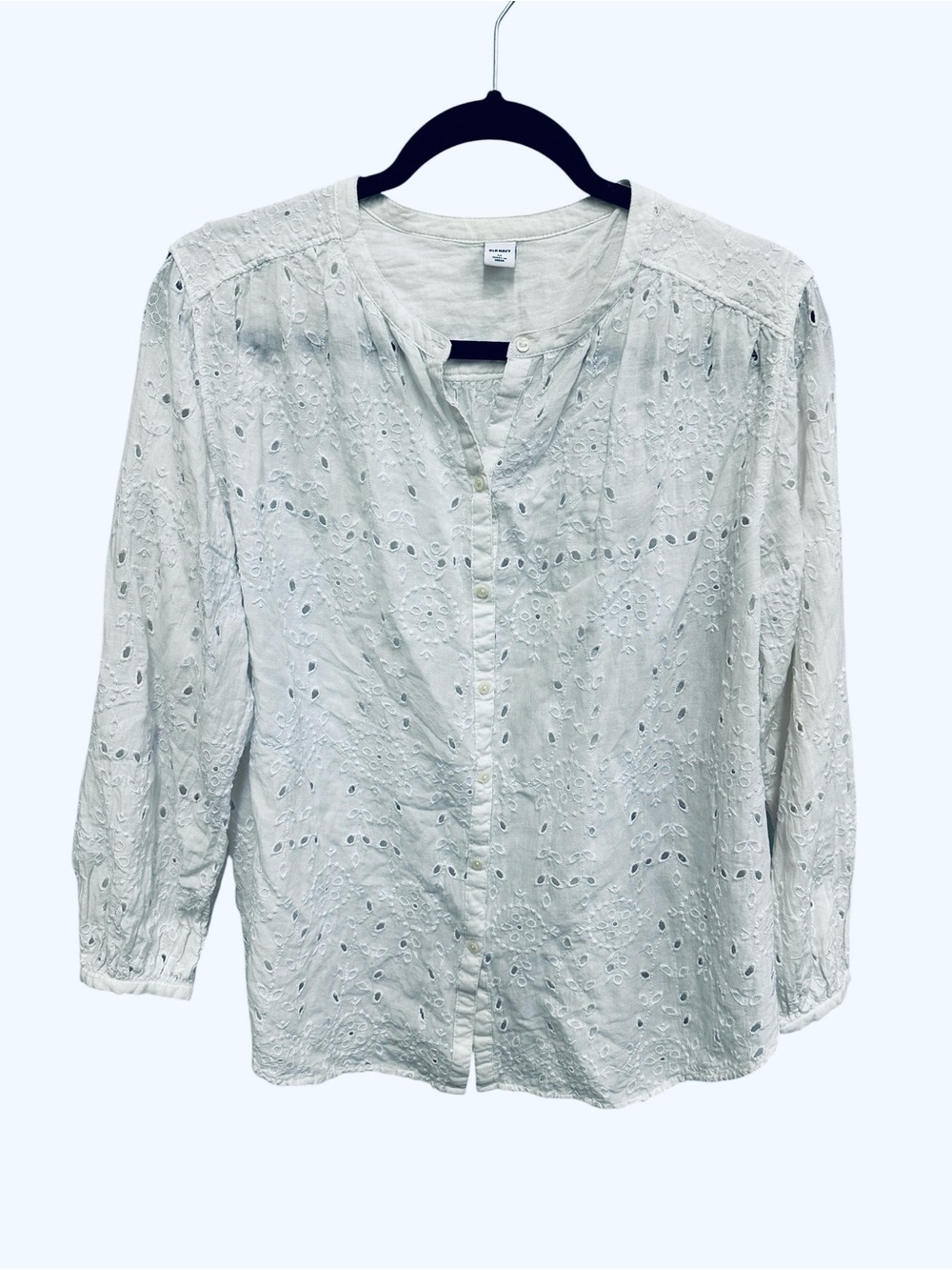 Old Navy white eyelet embroidered button down blouse Size M - Picture 2 of 10
